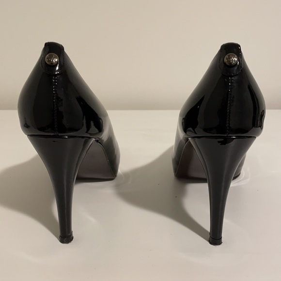 STUART WEITZMAN | EUC Black patent peep toe heels - Picture 4 of 5